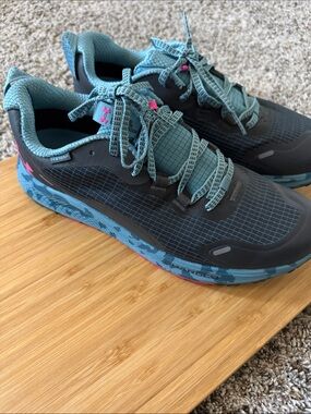 Under Armour Women's charged bandit storm proof